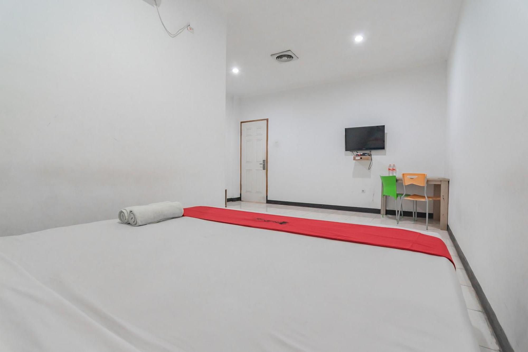 Reddoorz Near Sukabumi Station 2 Hotel Exterior photo