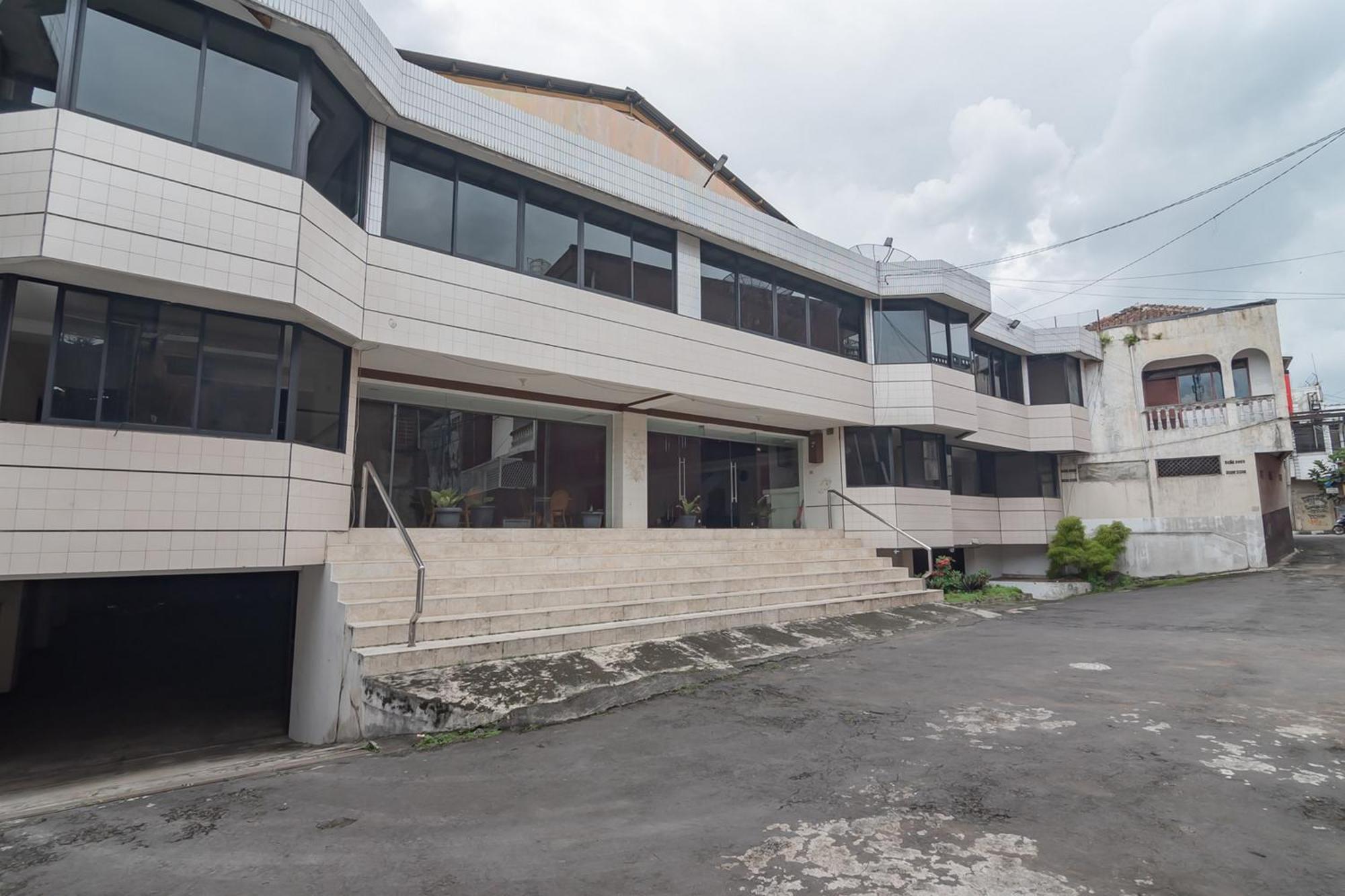 Reddoorz Near Sukabumi Station 2 Hotel Exterior photo