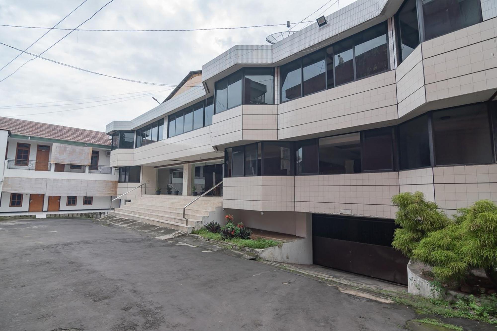 Reddoorz Near Sukabumi Station 2 Hotel Exterior photo
