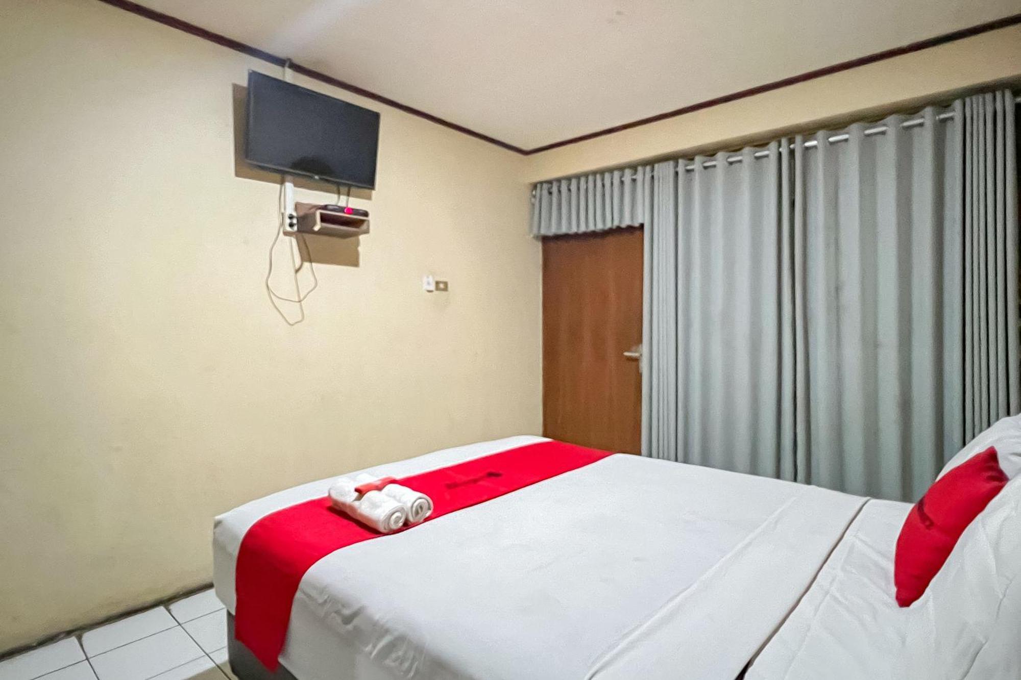 Reddoorz Near Sukabumi Station 2 Hotel Exterior photo